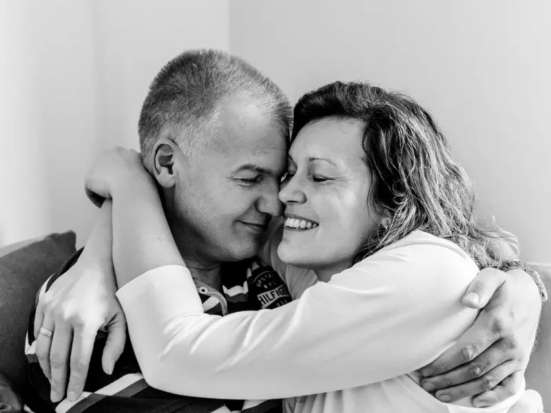 男人真心爱你爱得深，才忍不住有这5个表现