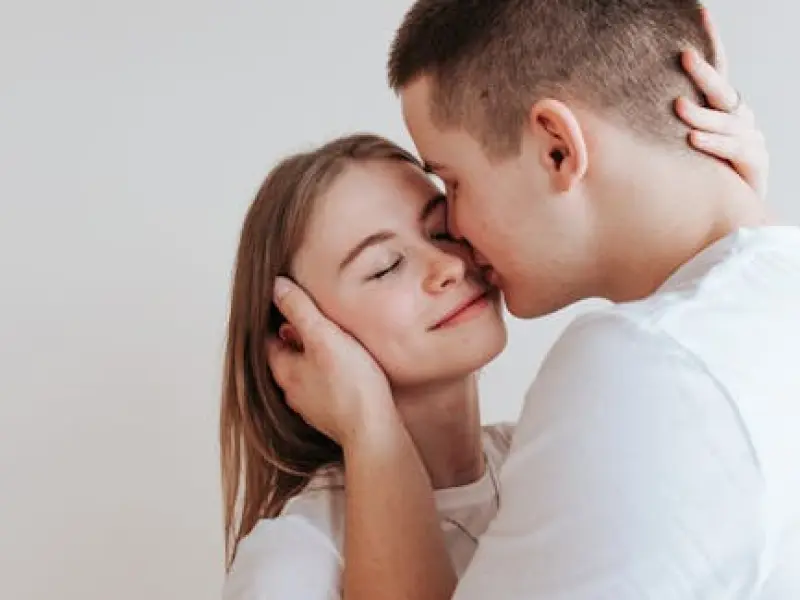 敢吻你这三个地方的男人，证明他对你死心塌地了！