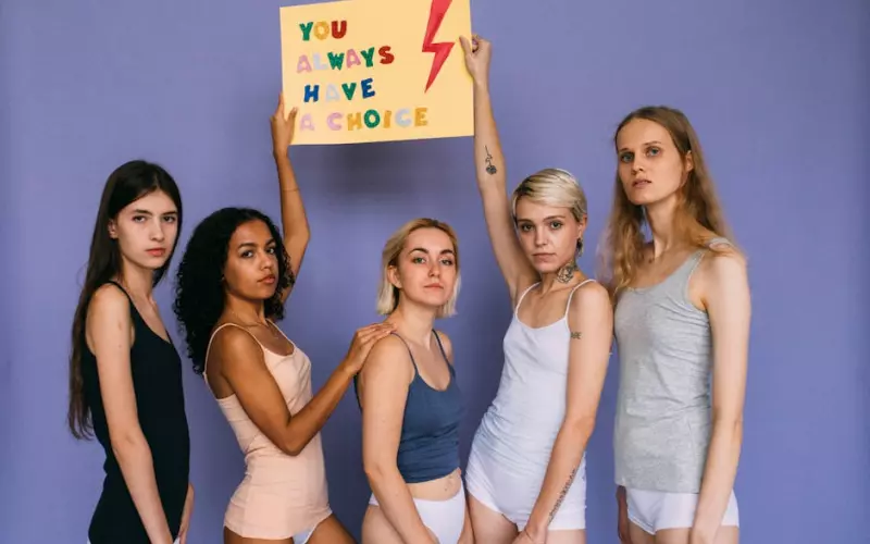 男人铁心要和你分手会有这3个表现