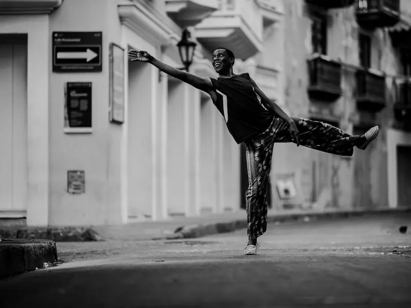 动了真情的男人会有这，5个表现