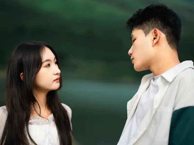 喜欢你的男人，通常会有这3种表现，女人别再后知后觉了