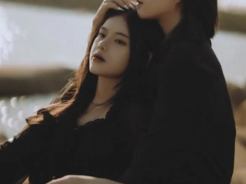 装作爱你的男人，会有这四个表现，女人一定要远离！