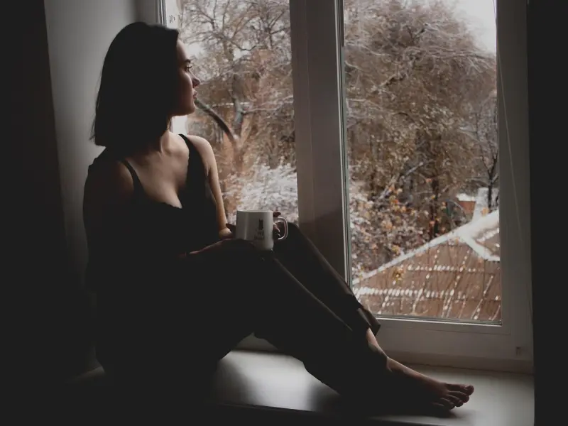 偷偷喜欢着你的男人，在你跟前会有这些“殷勤”的表现