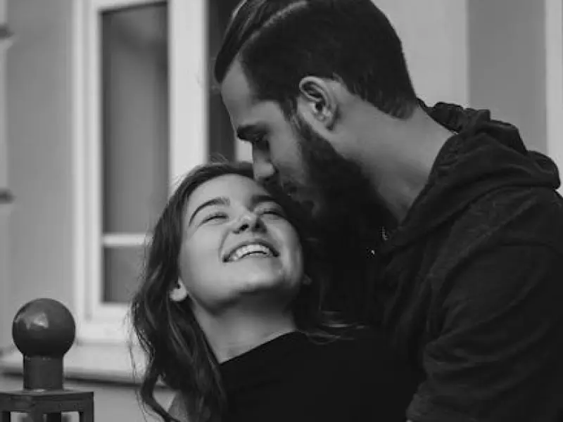 “男人真心爱一个女人，一定会有的5种表现！”