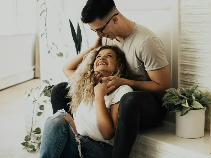 真心爱你的男人，会为你做这三件事