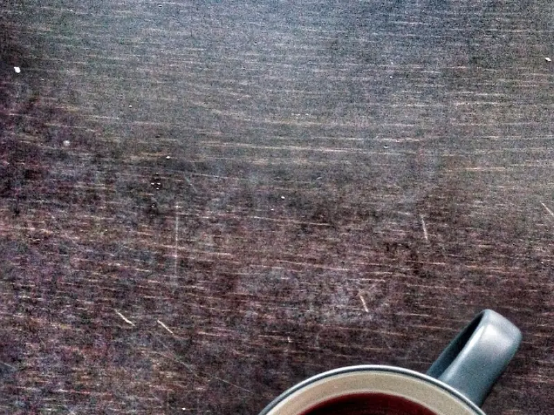 一个男人太在乎你，才会对你有这3个表现！