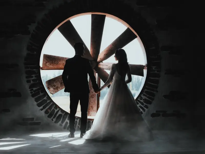 男人爱你爱到骨子里了，才会有这4个小动作！