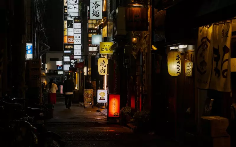 男人被女人发现婚外情后的表现(女人发现老公有婚外情后的心理)