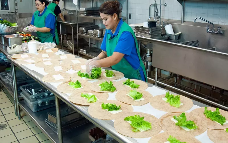 春节回家必备：体制内的稳定VS体制外的收益，哪个好，怎么选？