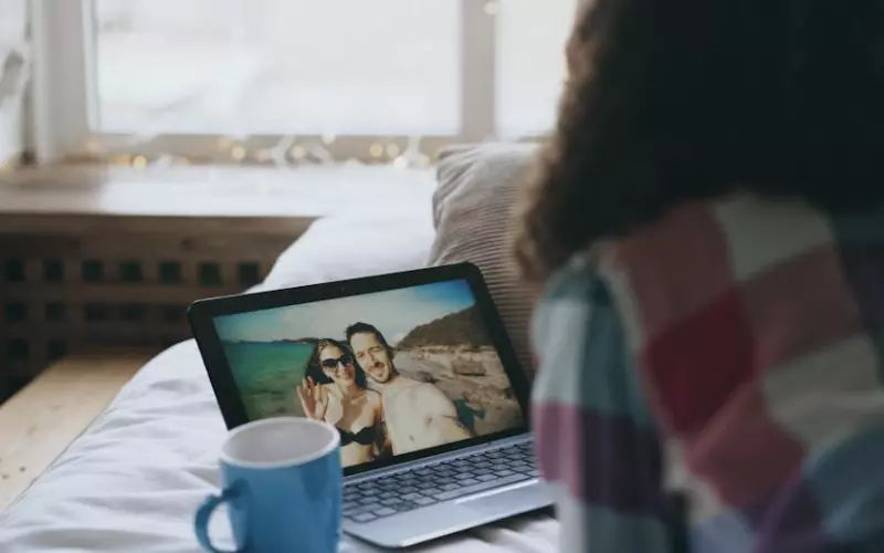 一个人的网恋真实感受(为什么说网恋是最真实的感情)