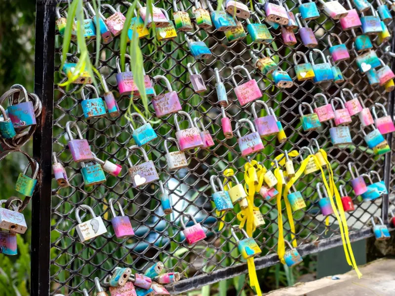 心累想哭的伤感个性签名，句句戳痛心坎