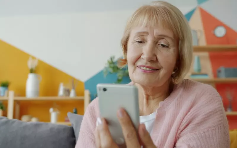 六十多岁的女人网恋奔现(中年妇女网恋奔现记)