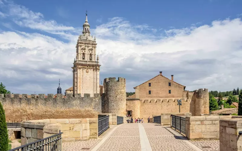 女子从11楼跳下，竟看到10楼恩爱夫妻正在.....