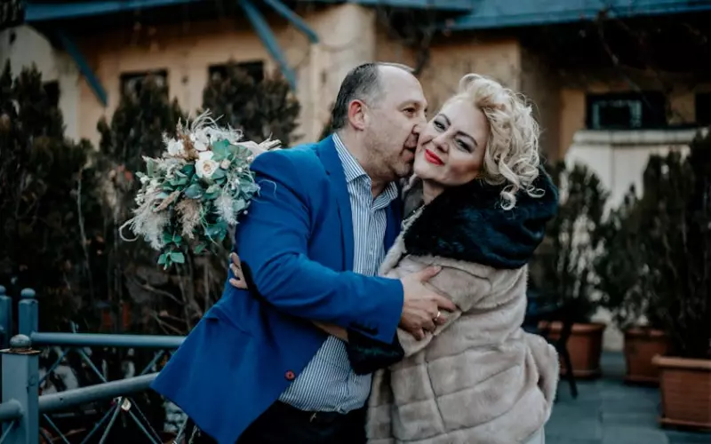 女子自述出轨后悔毁了幸福的婚姻(妻子出轨后狠心斩断婚外情)