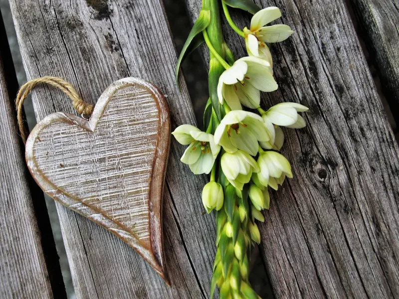 爱你入骨的女人，会为你疯狂地做这3件事，很有暗示性