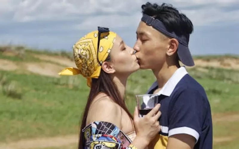 湖北小伙和网恋两年的女朋友结婚(湖北小伙和网恋两年女友结婚)