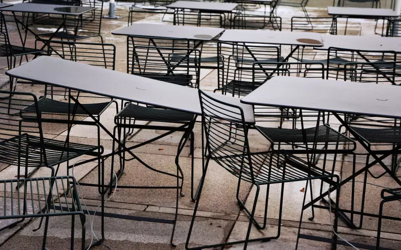 害怕被抛弃，所以先离开