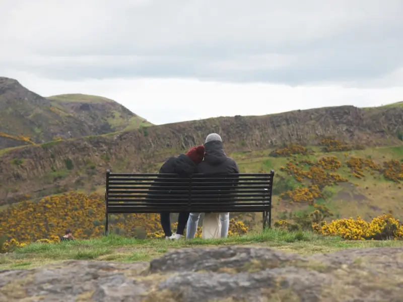 分手后觉得自己根本离不开女朋友，我该怎么去挽回她呢