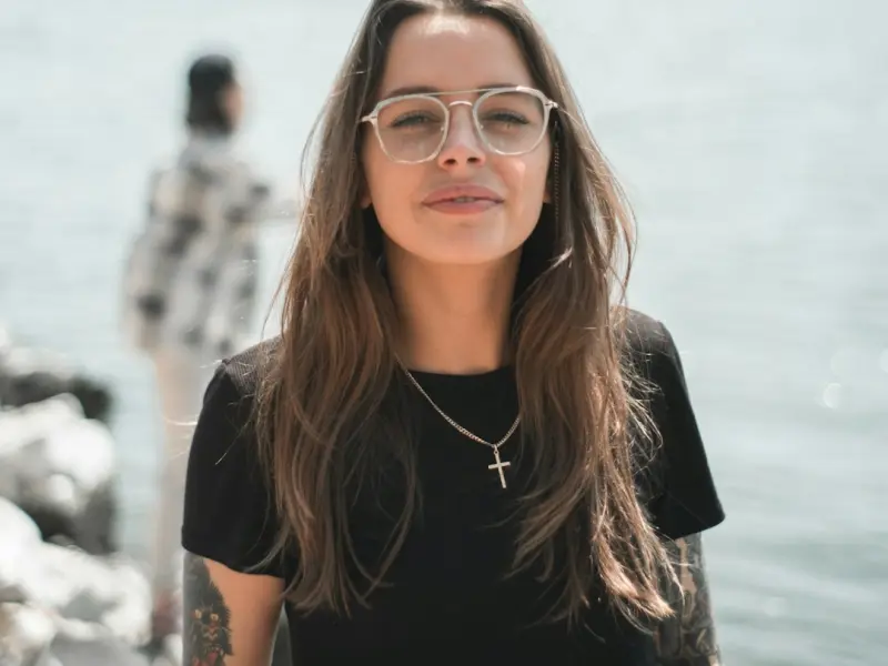 分手后，该不该主动联系对方？