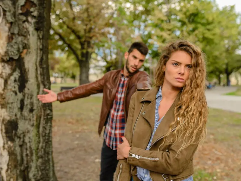 分手后，男人这些行为告诉你，他还放不下你！