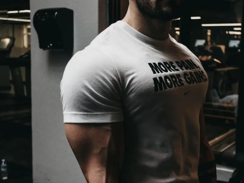 男人过了三十岁之后，在这几个地方越“狠”，女人越喜欢你