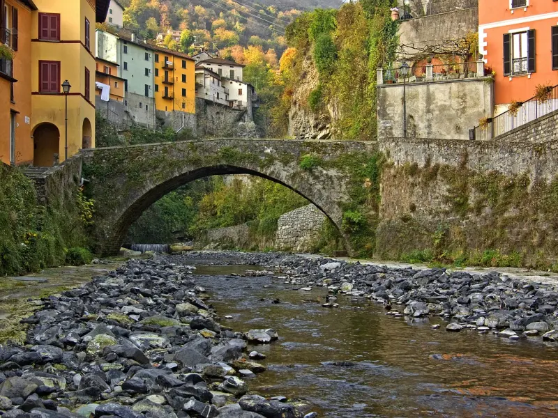 女人偷人后，会掩饰不住这四个表现，你知道了吗？