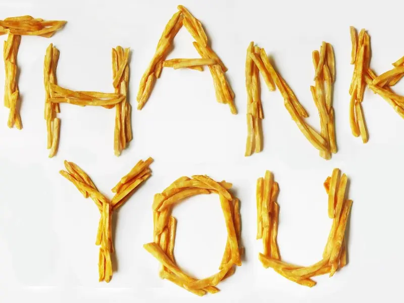 分手后，男人依旧发这些信息给你，其实他根本没有放下你