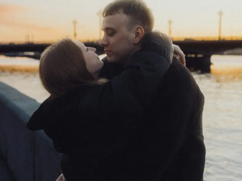 分手了却还是对前任有念想，如果你学会这样挽回，前任会同意复合