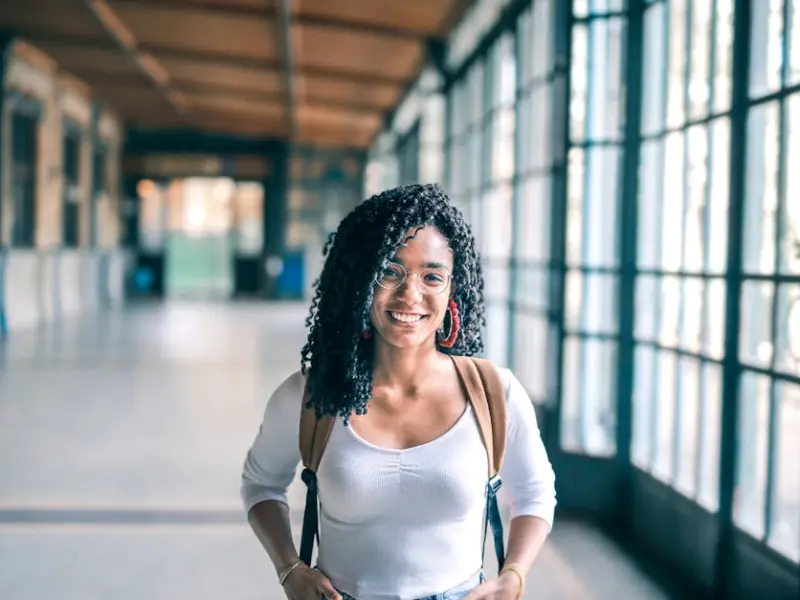 喝下两瓶啤酒后，女子找男友挽回爱情结果