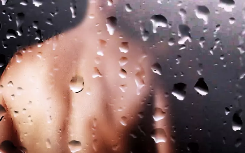 “恩爱”过后，男人若有这三个行为，说明他已经腻了