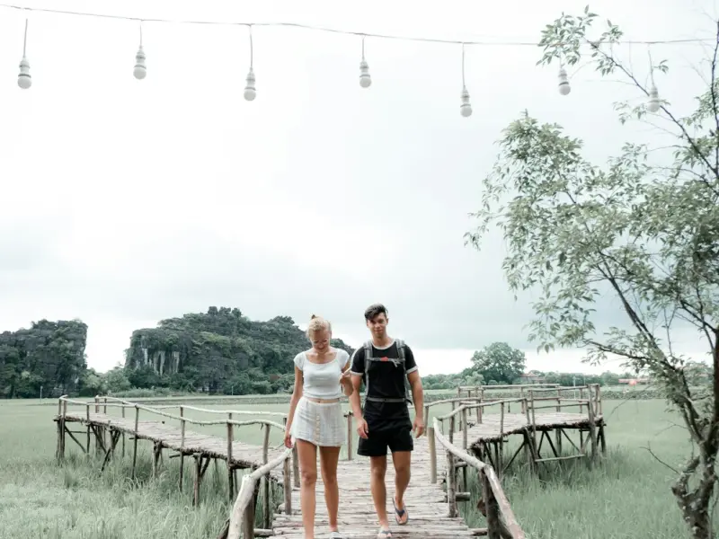 在婚后，“前任”让我们疏离