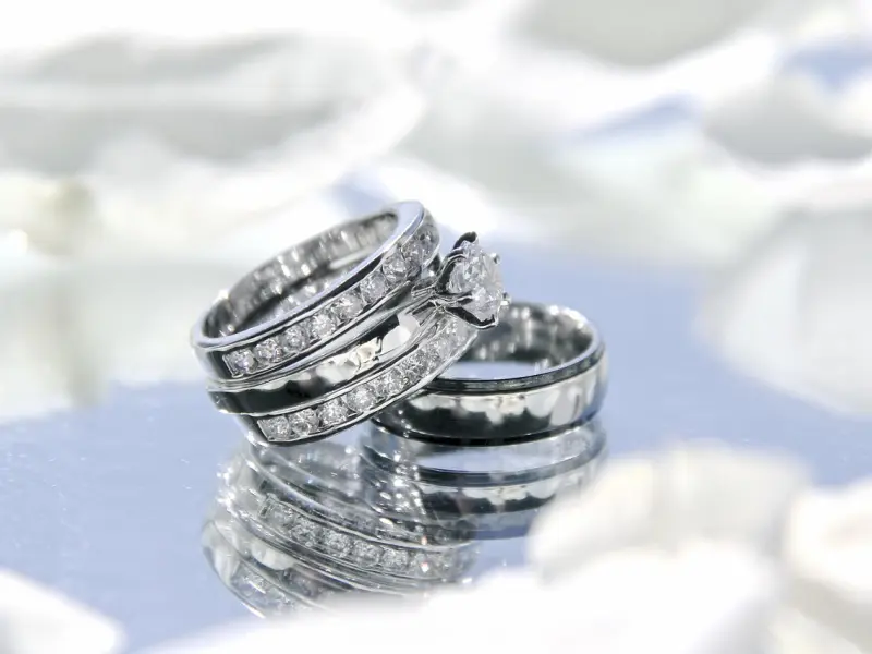 结婚后，为什么男女都这么热衷于婚外情，我该怎么办？