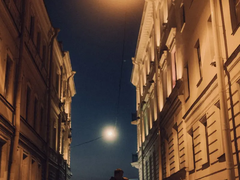 老公出轨之后，我和他谈过这个事情，但是他死不悔改，我该怎么办