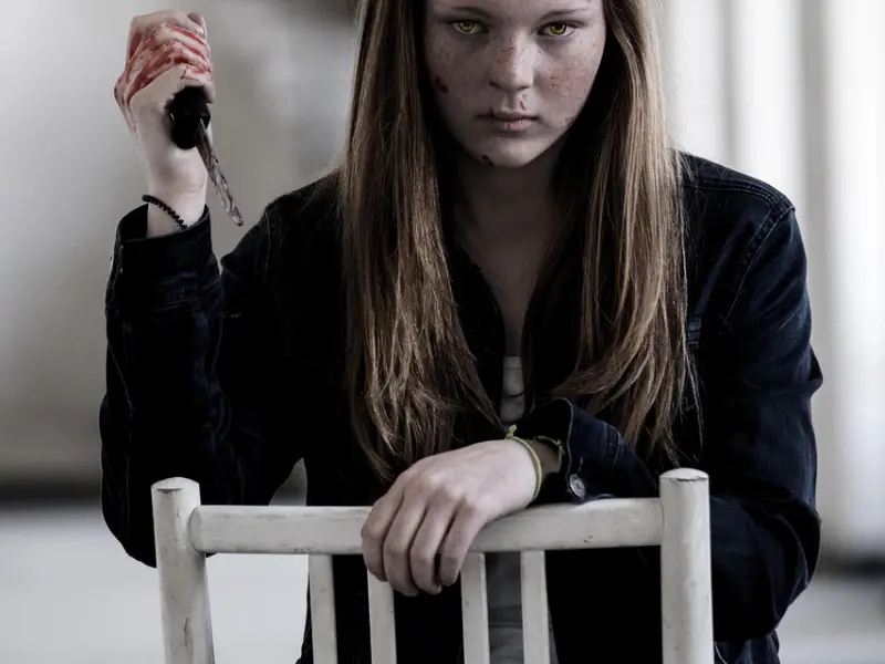 恋爱几年突然发现男友喜欢上别的女生，该怎么挽回男友