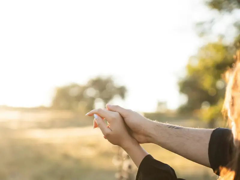 成功挽回后，想要让对方更爱你，你可以这样做