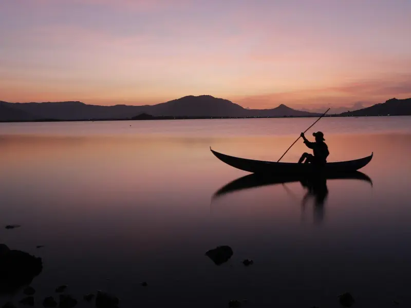 分手后我以为我能很快忘掉前男友，但是我发现我不能，而且越来越痛苦，我该怎么办