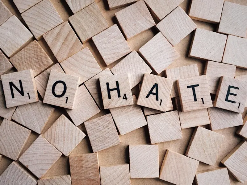 分手后，他为什么不删你微信，但也不愿意复合？