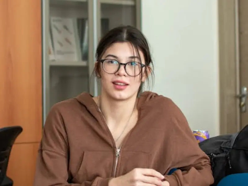 离婚后，我拒绝了他的挽回，但又和他睡了几次…… | 学长问答