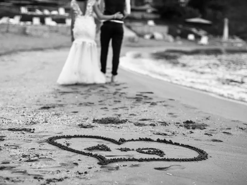 两个人相爱过后，还能做回朋友吗？已婚女人说了实话