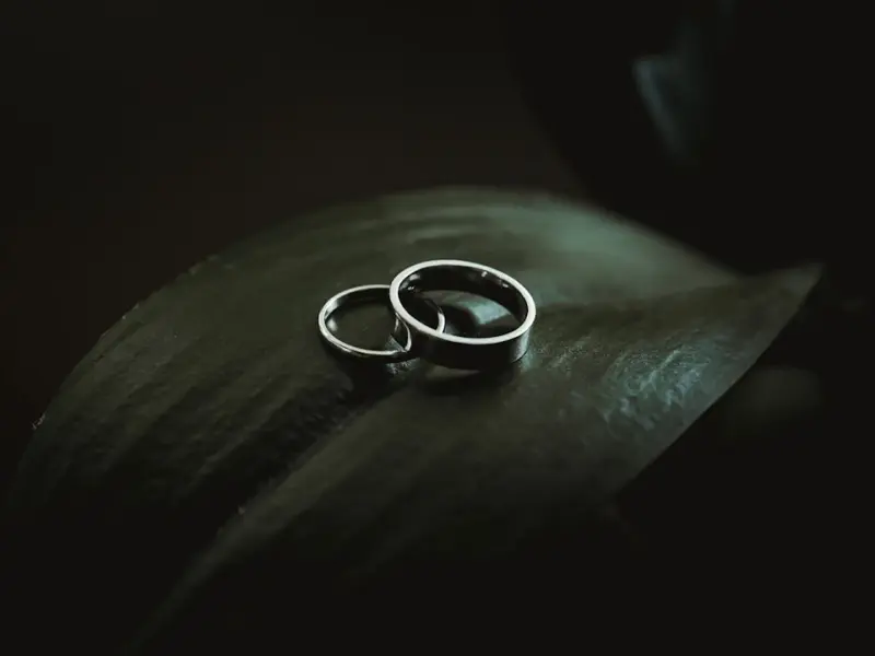 虽然和老公离婚了，但是我还是好舍不得他，想和他复婚，我该怎么办