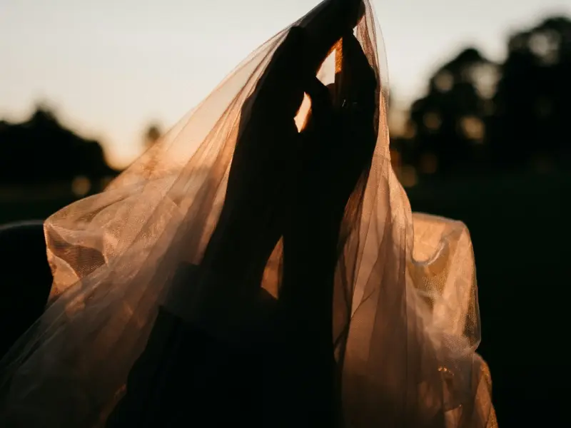 让人无法拒绝的牵手方法