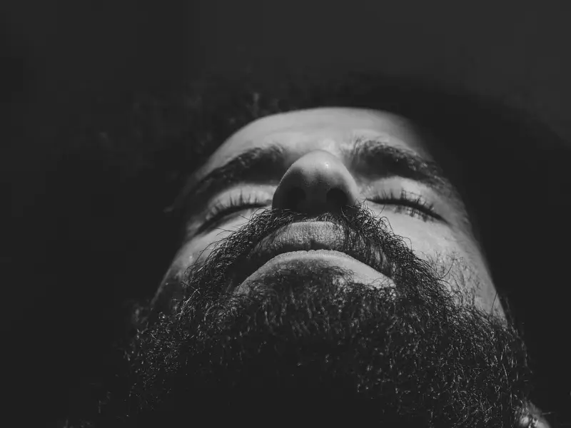 这样回复消息的人，就要彻底拉黑，你根本撩不动