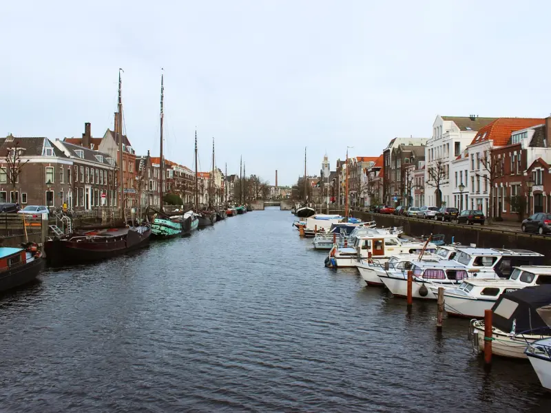 挖墙脚的男生可靠吗，作为女生该不该接受？