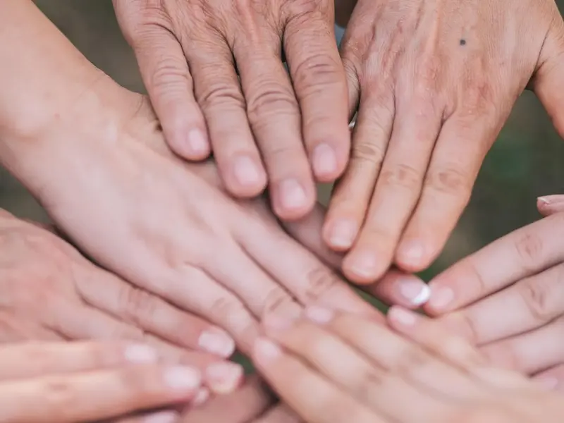 你累吗？累就看看，但不许哭