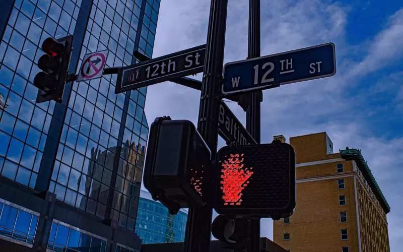 做人，不要精得过火也不要傻得可怜