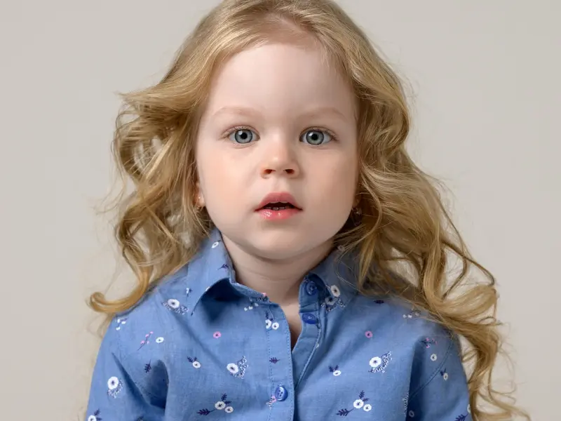 美色、身材、精神控制：那些一心想嫁王思聪的女人。