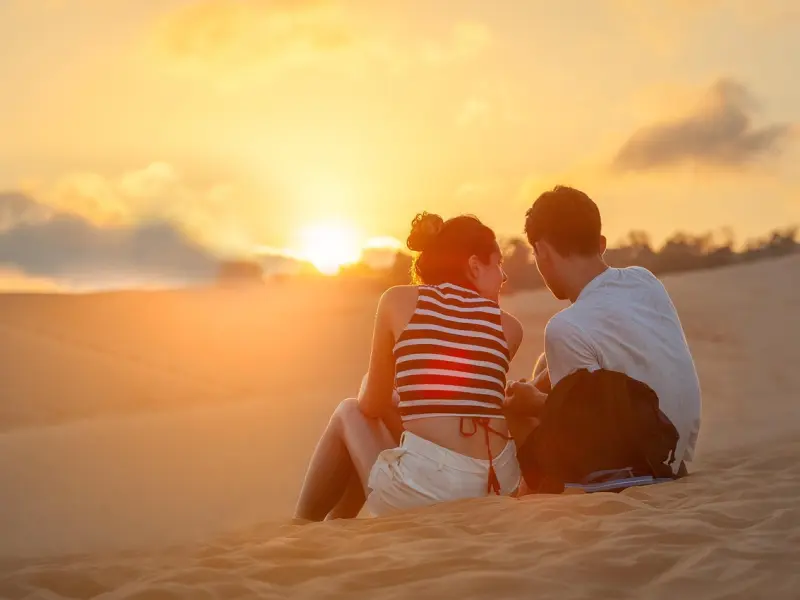 因为我情商比较低经常让男朋友难堪，现在他向我提出分手，我该怎么办