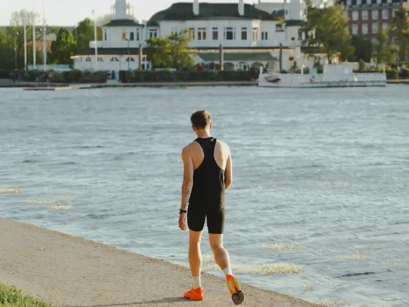 因为我偷看男友手机被他发现了，现在他对我越来越冷淡了，我该怎么挽回他的心