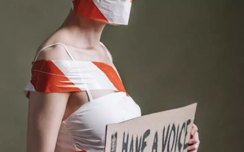 和男友都经历过失败的婚姻，我应该怎样让他对婚姻有信心？