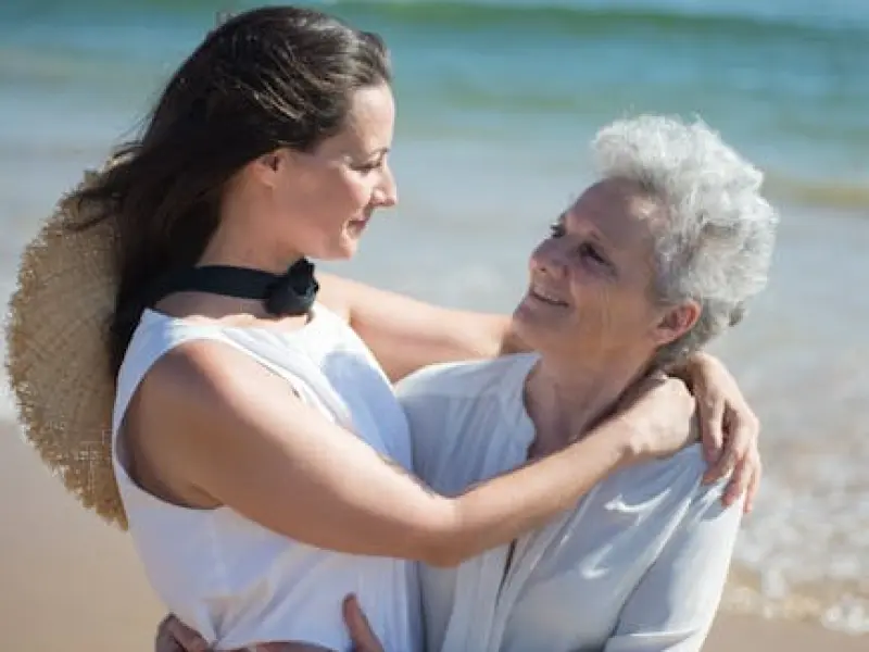 两个人都有家庭，又彼此深爱，选择这样做结局才是最好的